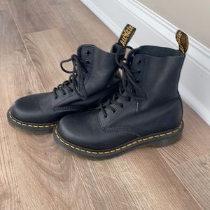 Doc Martens Women’s 1460 Pascal Boots size 6